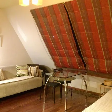 Main Street - Old Town Apartment
